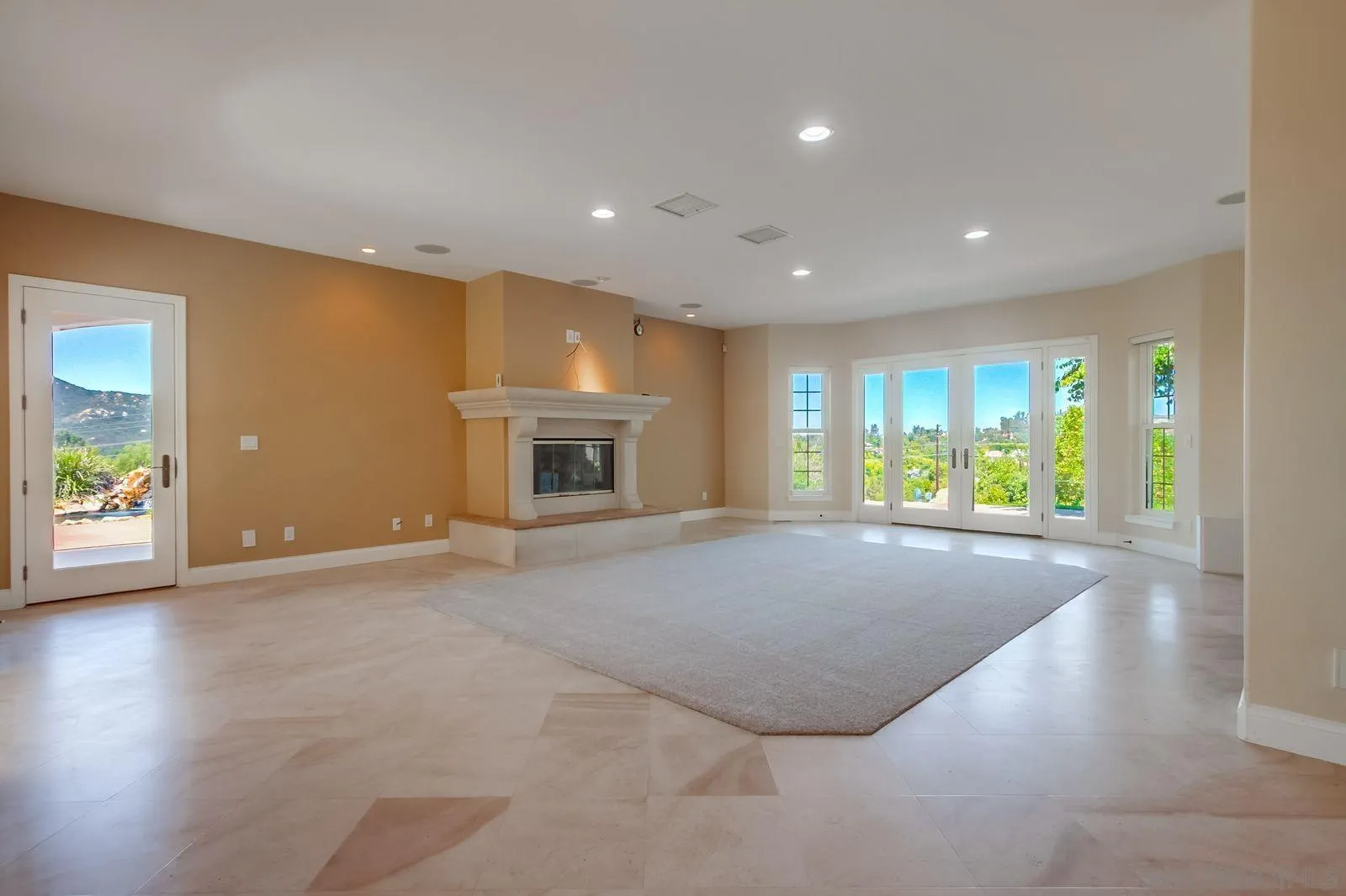 13852 Northcrest Ln