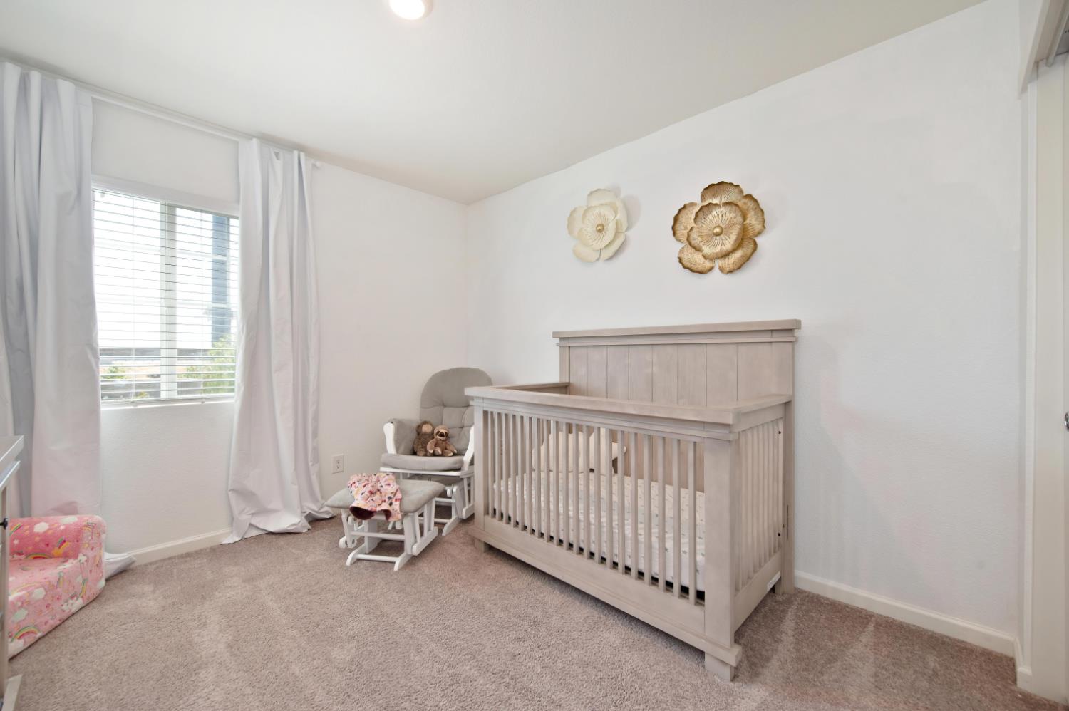 985 Lincolnshire Circle