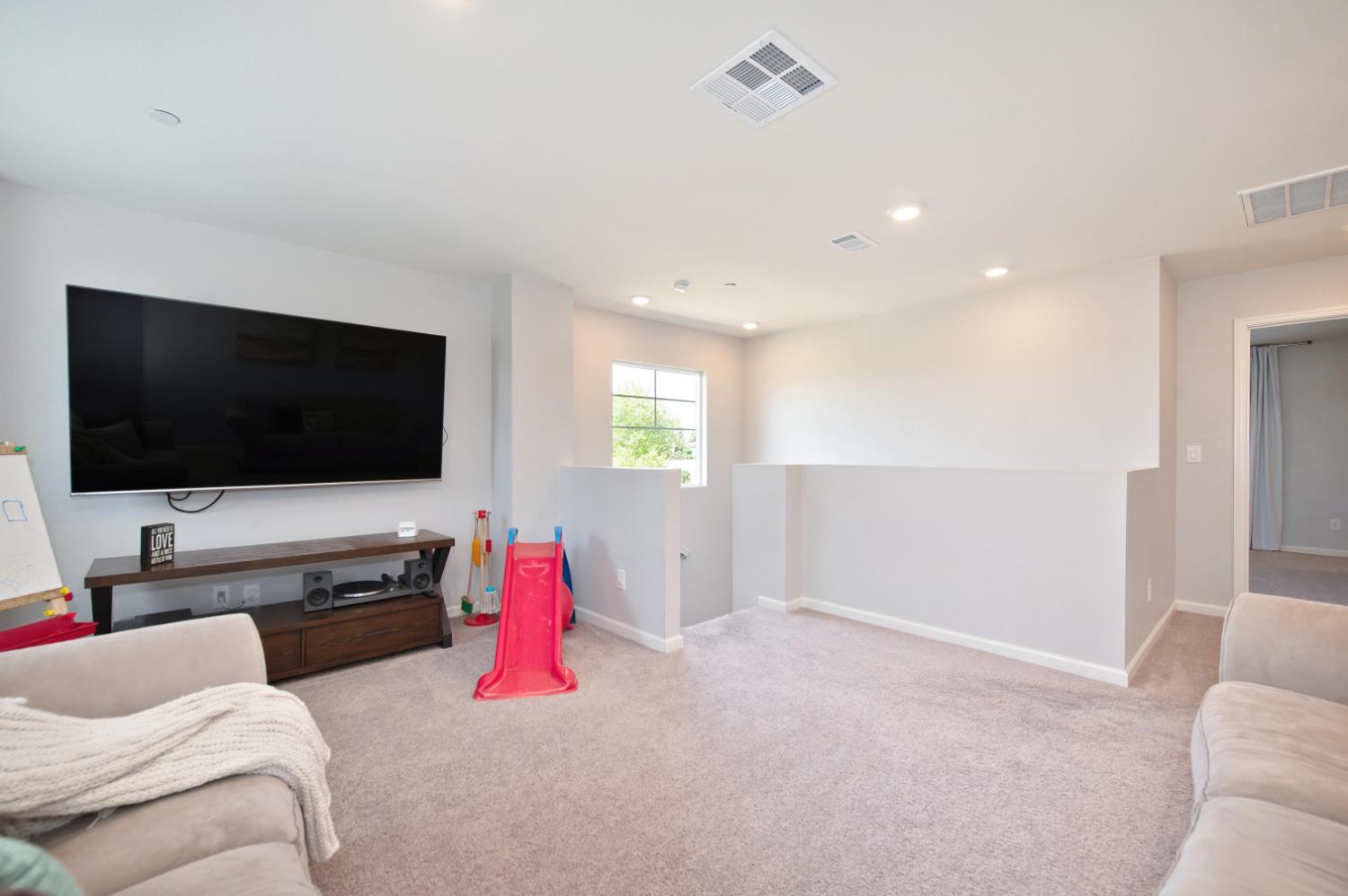 985 Lincolnshire Circle
