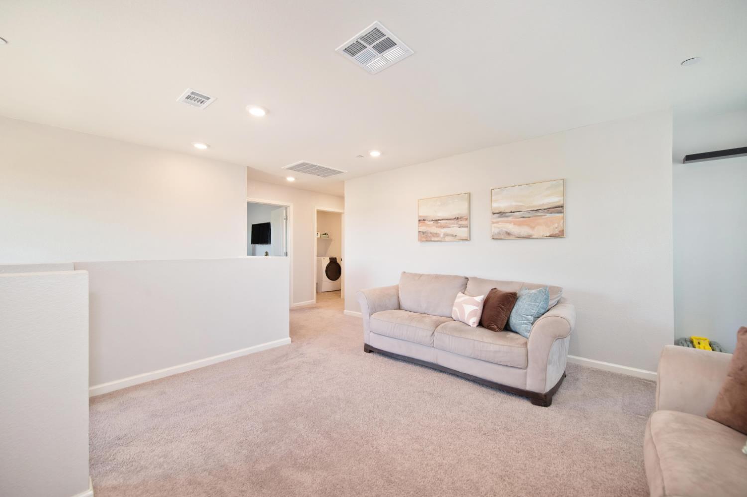 985 Lincolnshire Circle