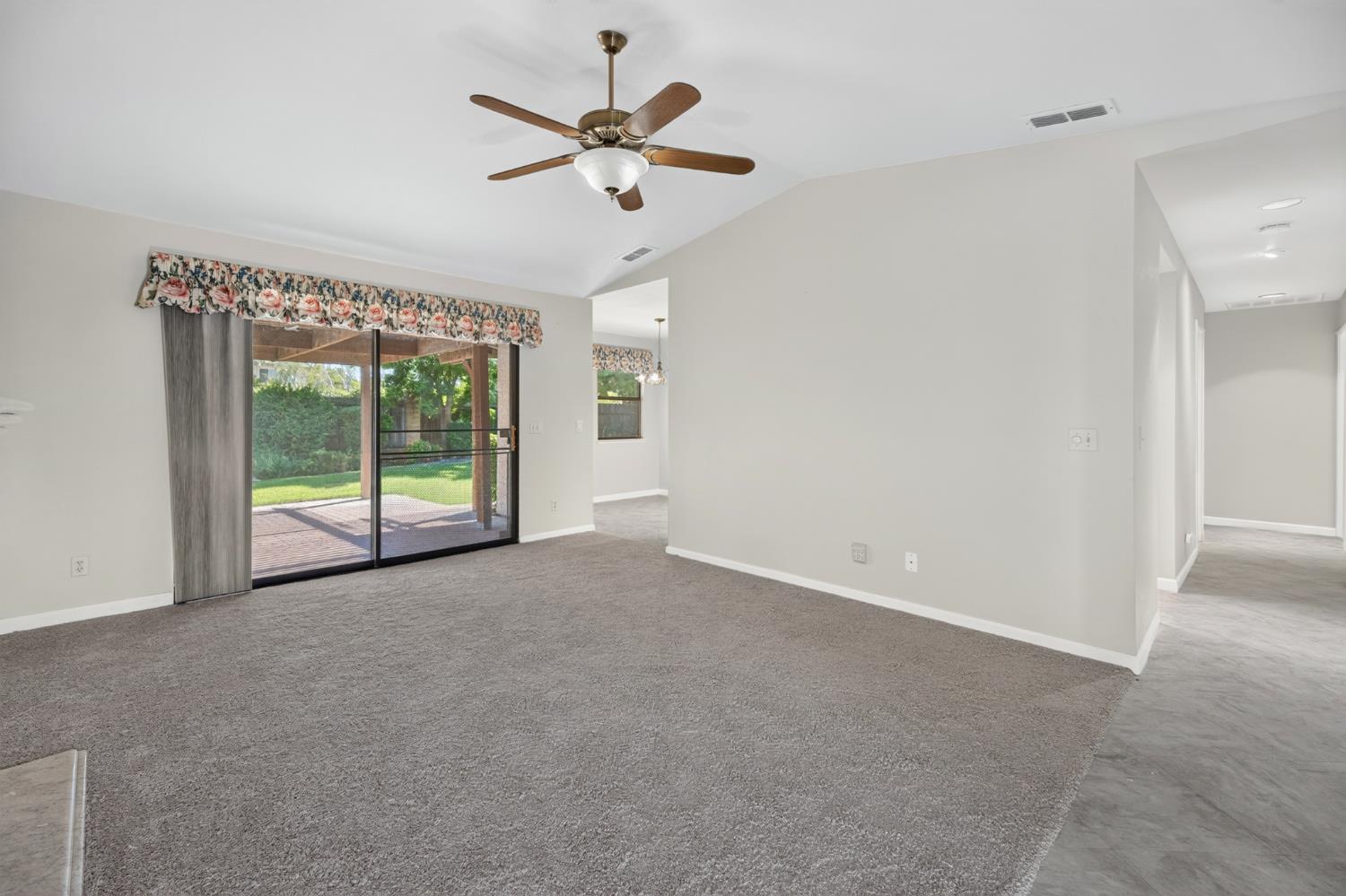 1724 Amber Leaf Way