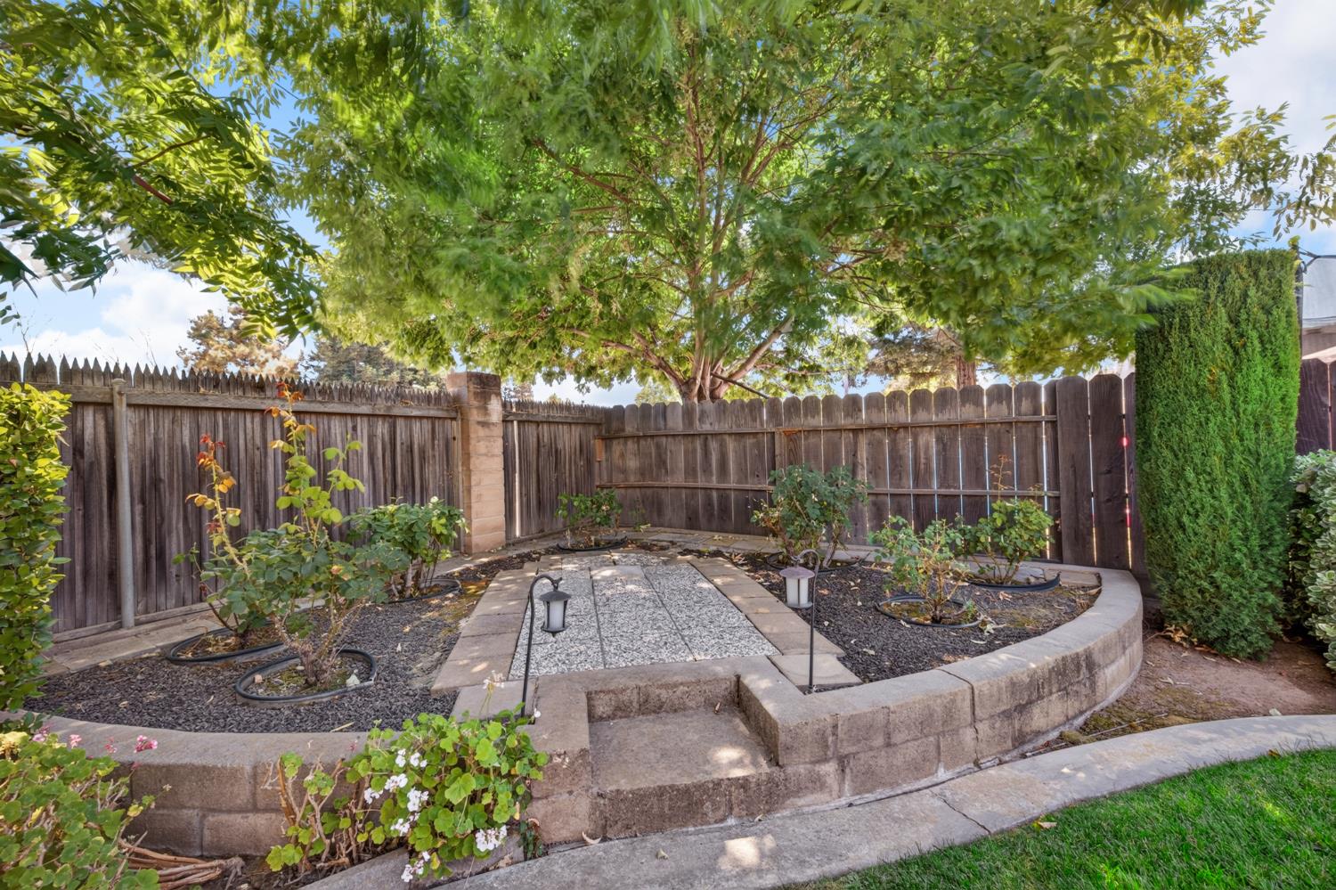 1724 Amber Leaf Way