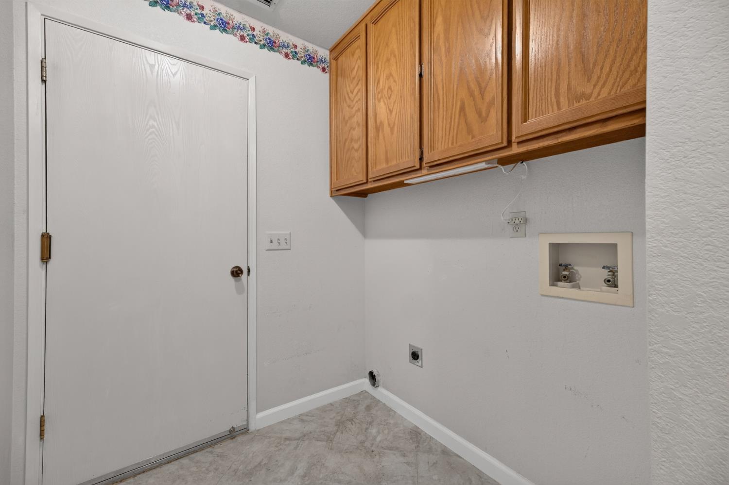 1724 Amber Leaf Way