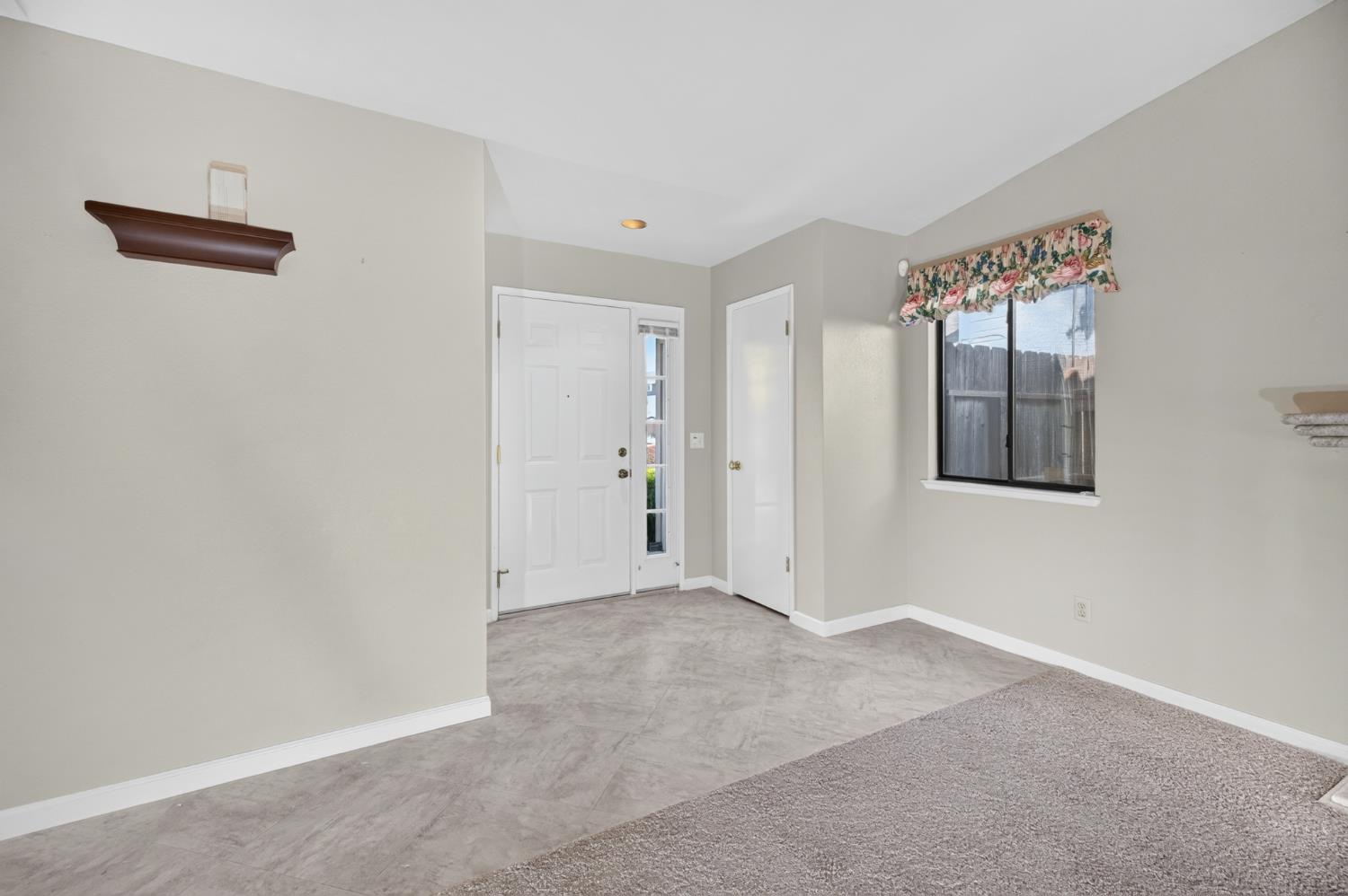 1724 Amber Leaf Way