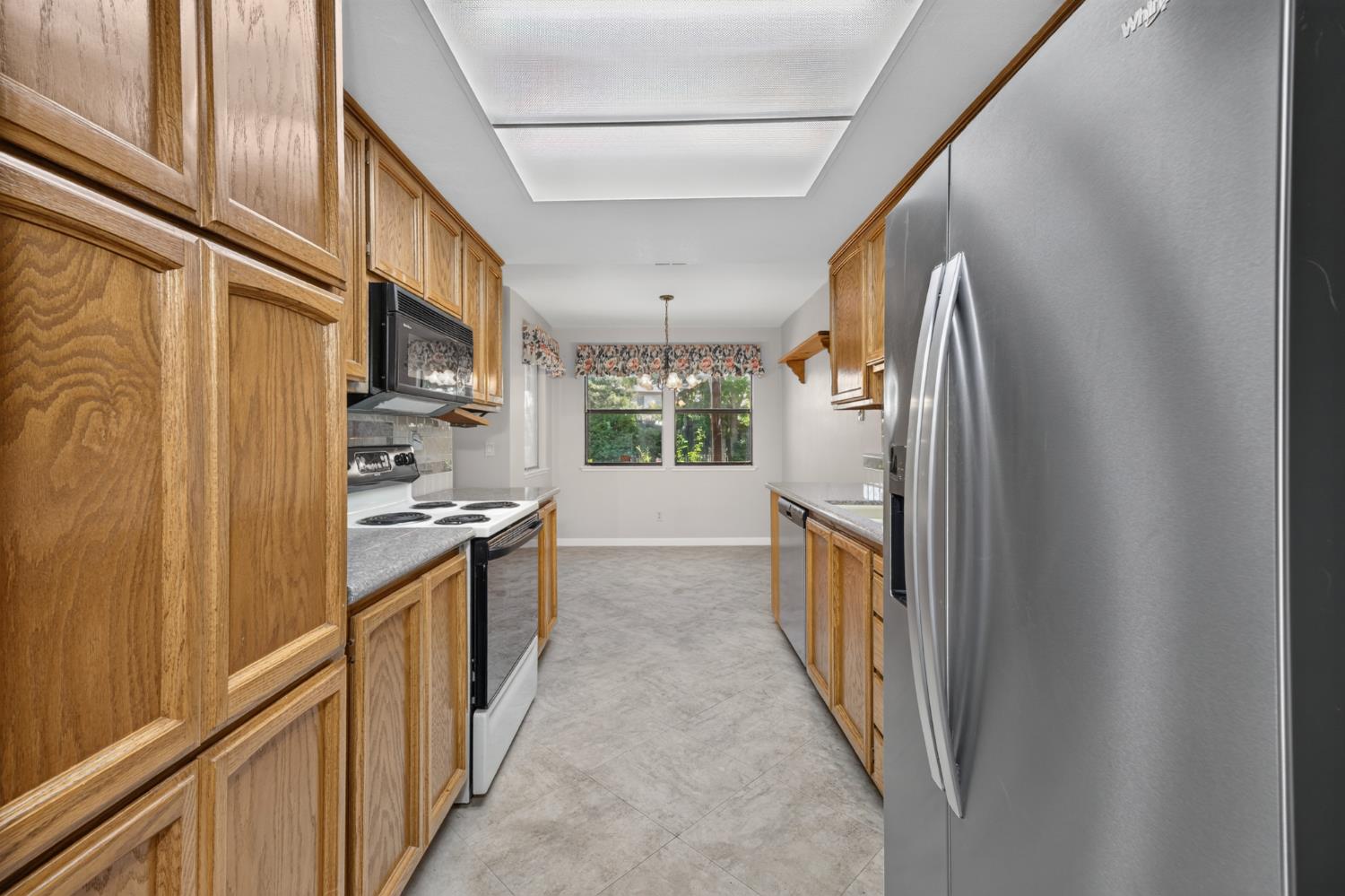 1724 Amber Leaf Way