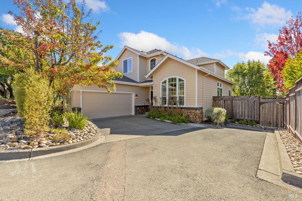 1927 Fountainview Circle