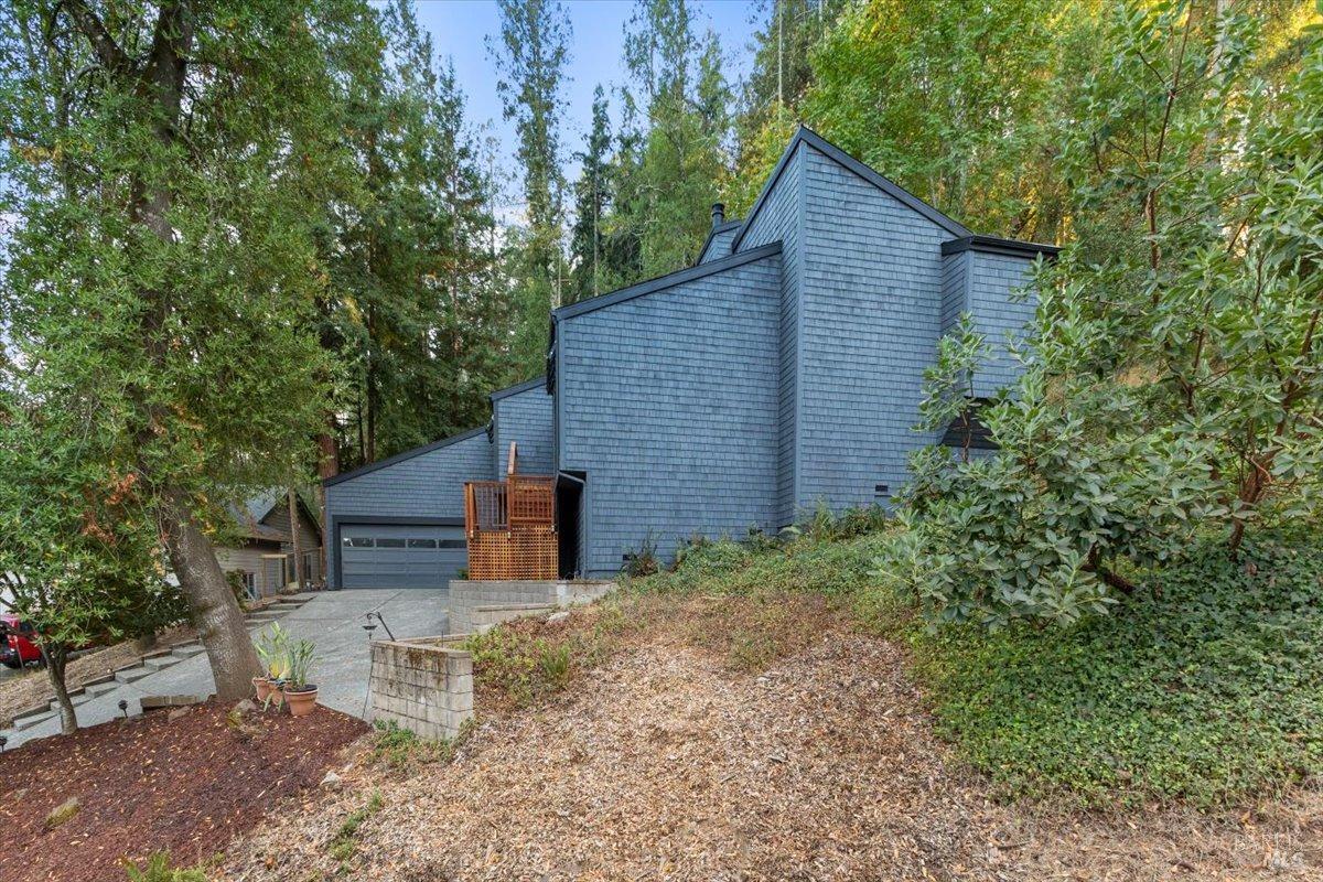 960 Wild Oak Dr