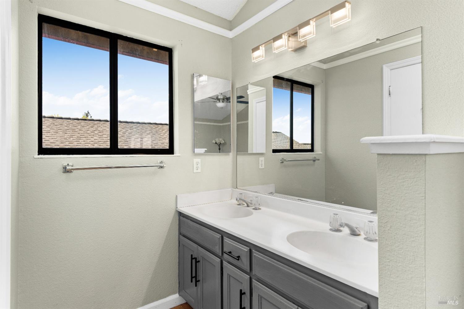 1368 Middlebrook Way