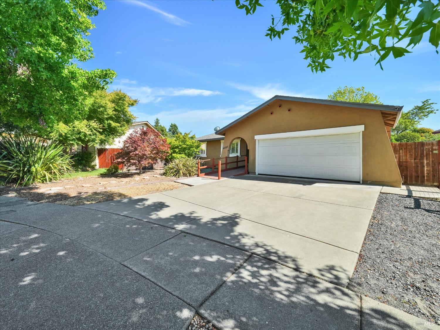 4068 Siskiyou Ave