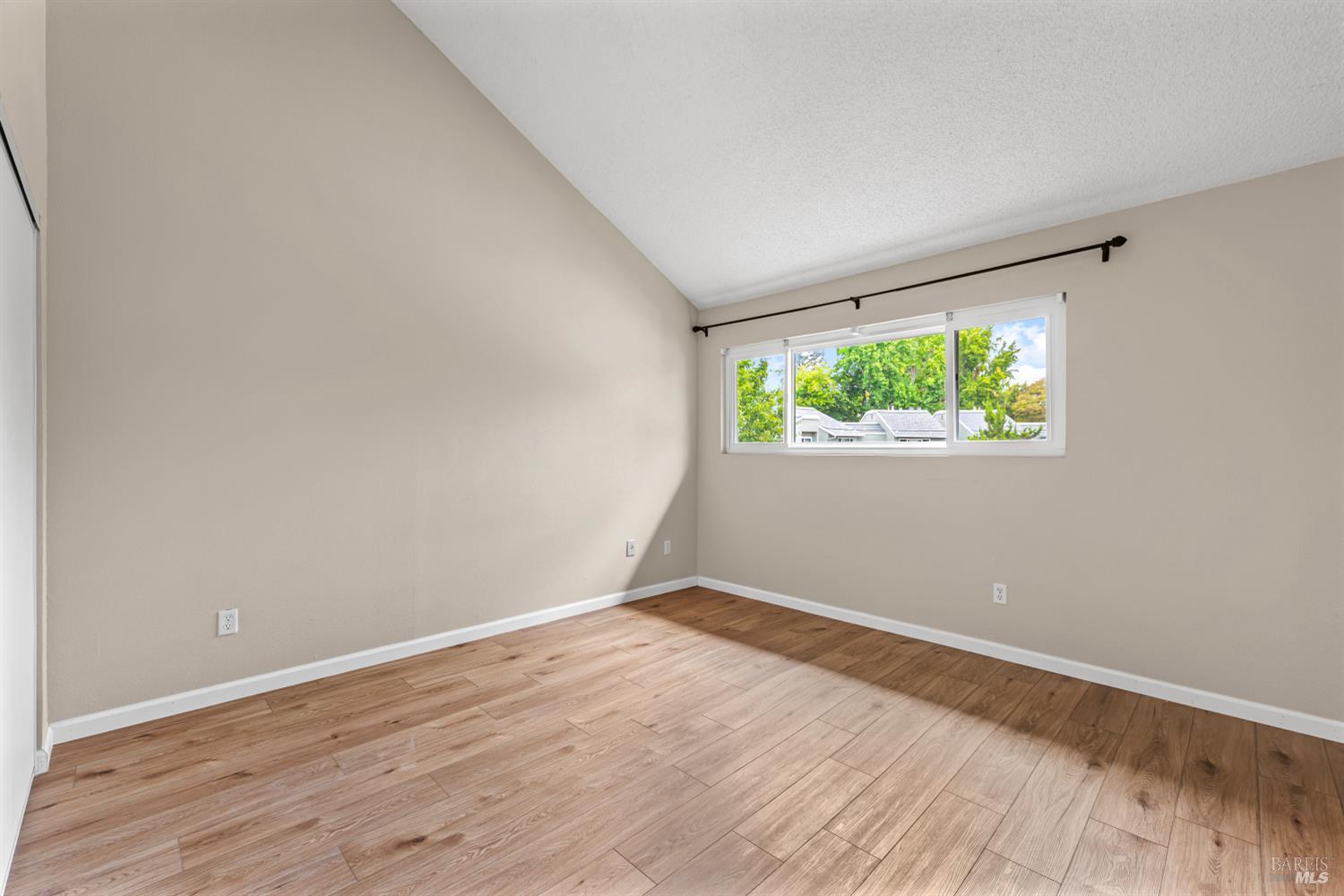 641 Racquet Club Cir