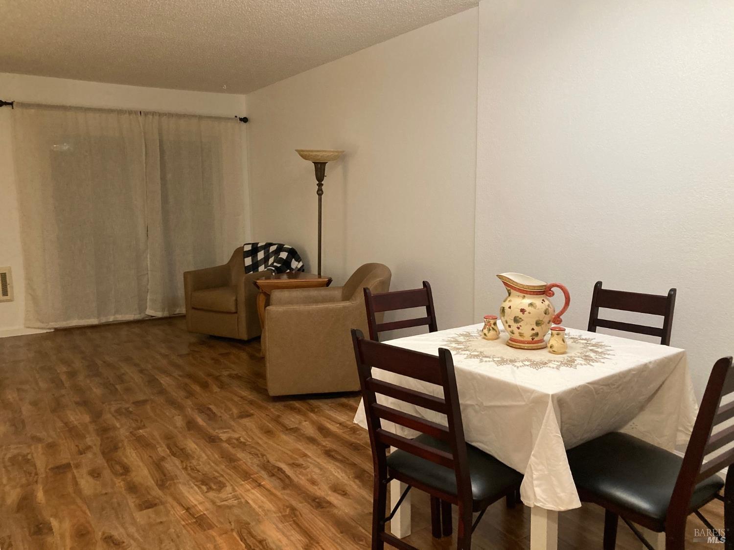 641 Racquet Club Cir