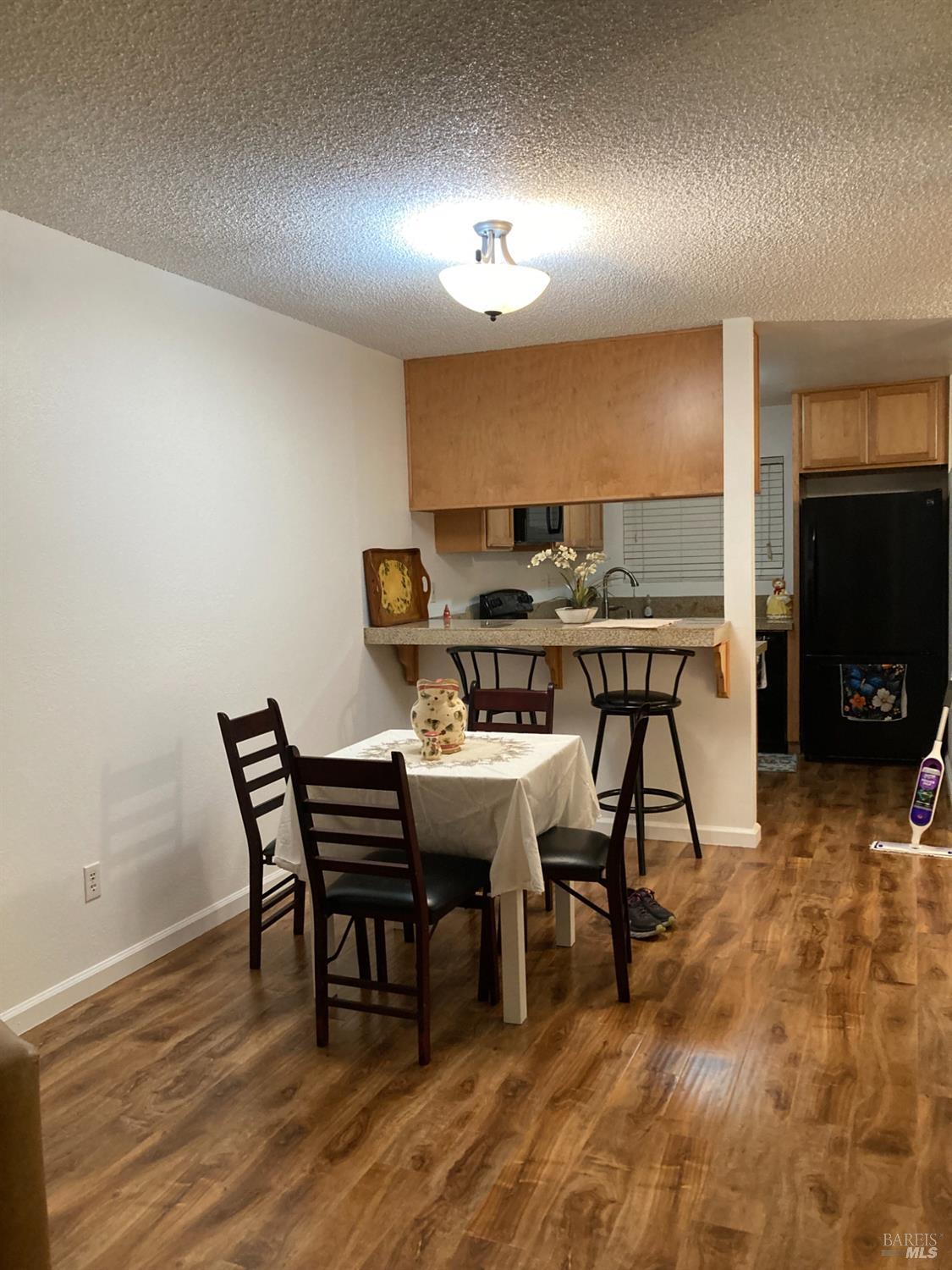 641 Racquet Club Cir