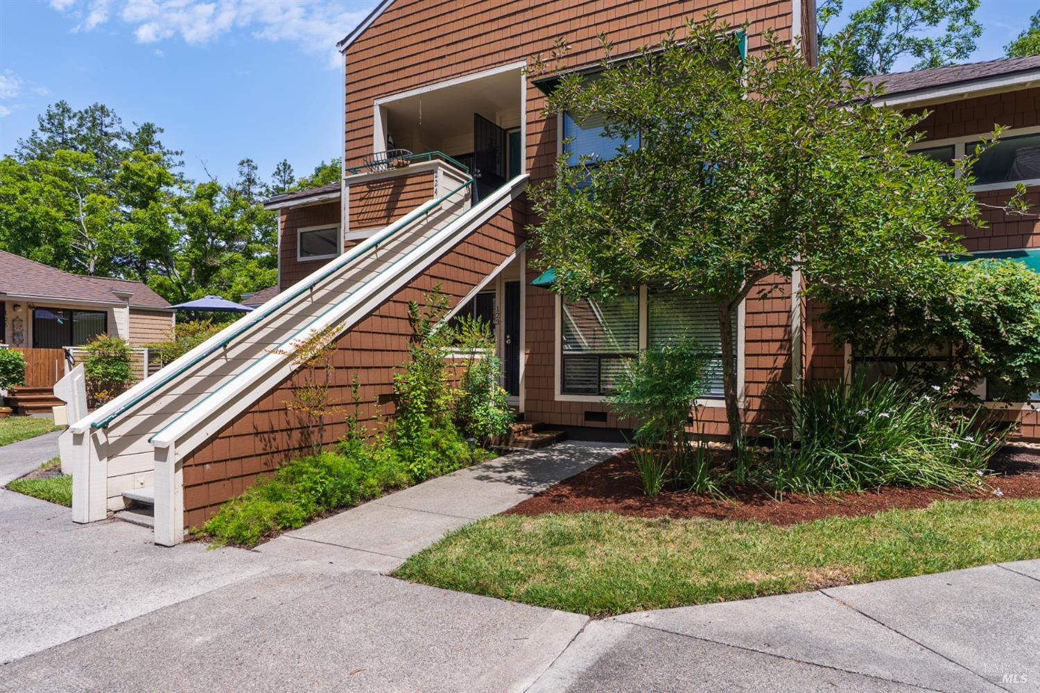 901 Russell Avenue Unit: #123