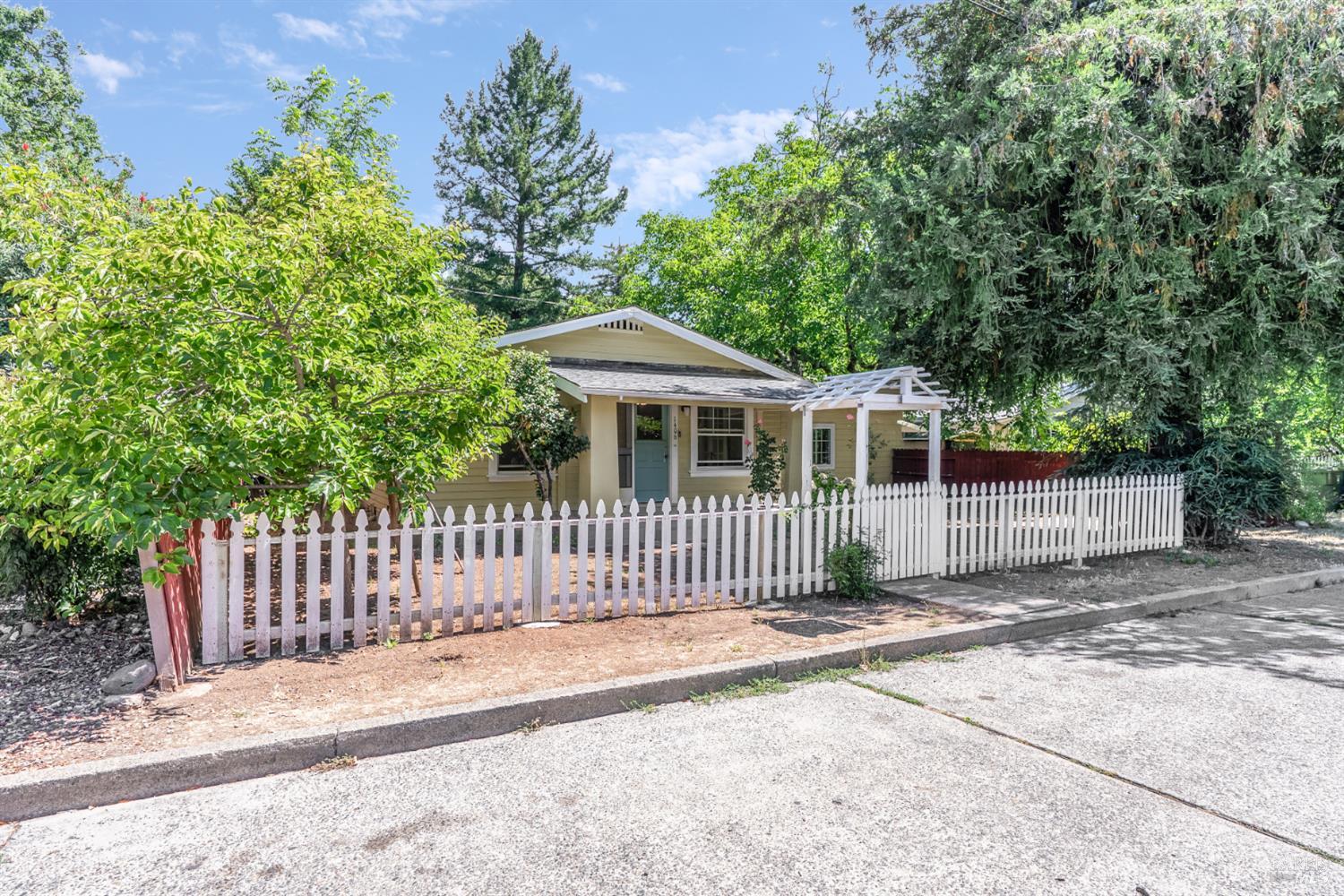 1406 Myrtle Street