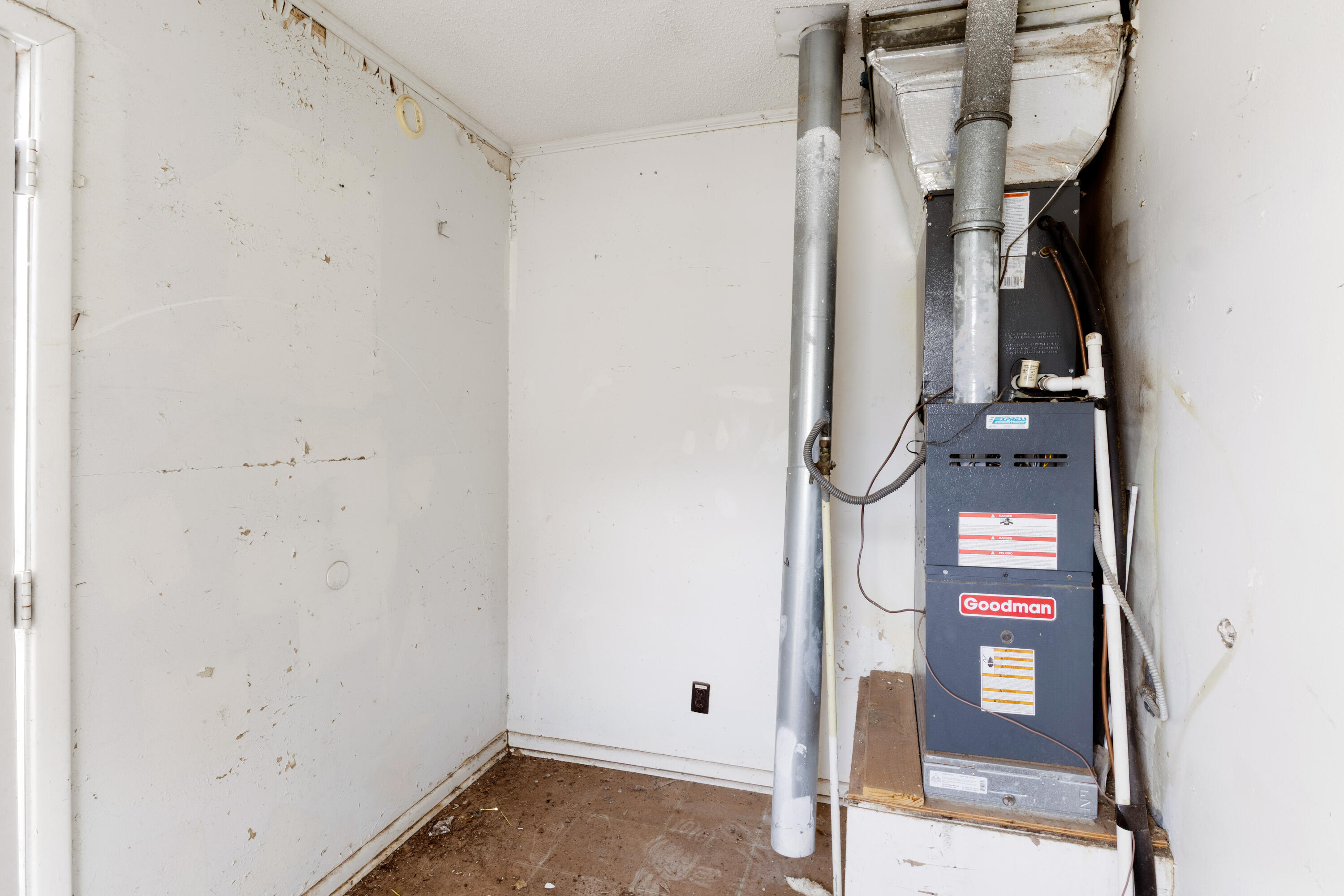 284 Airport Boulevard