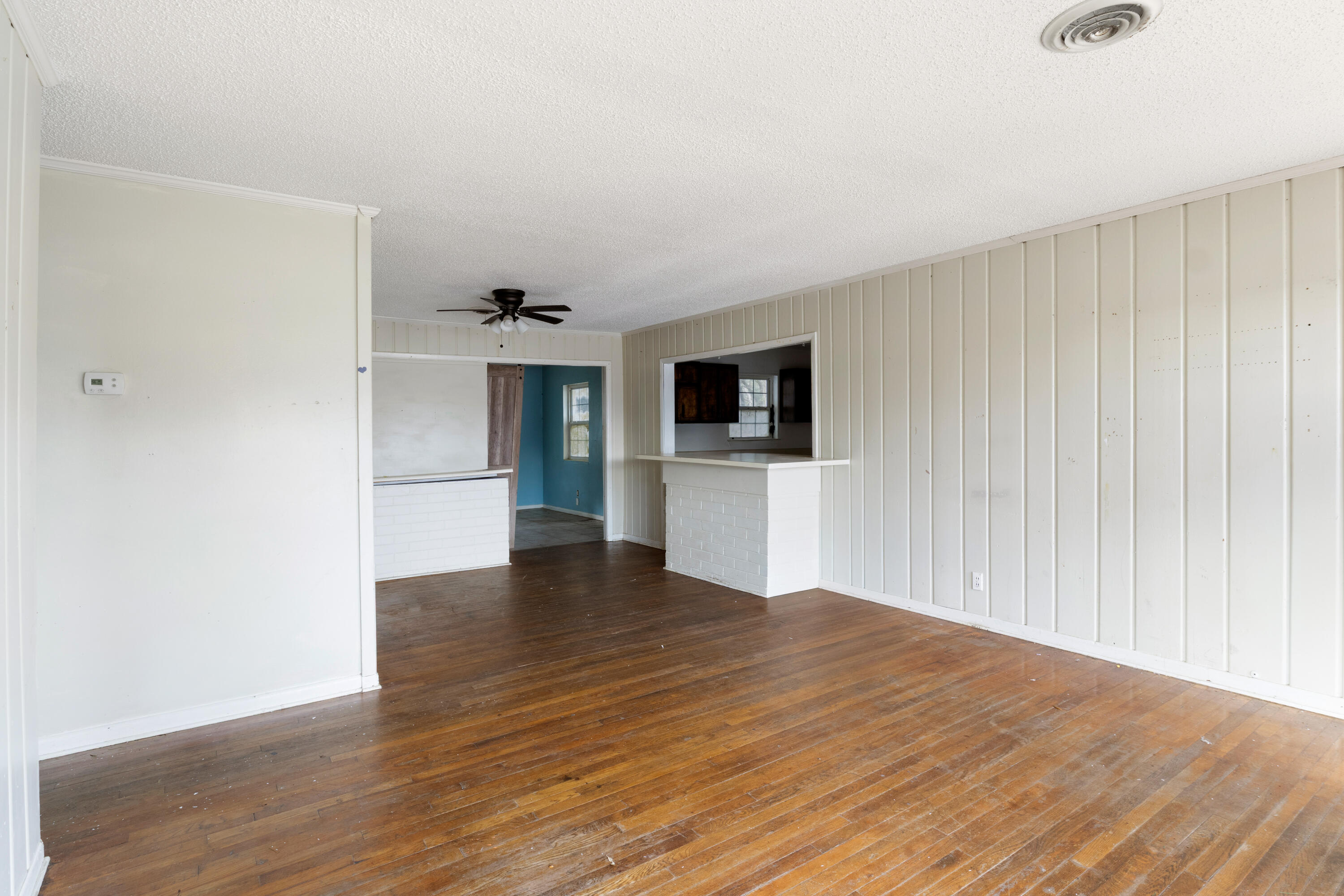 284 Airport Boulevard