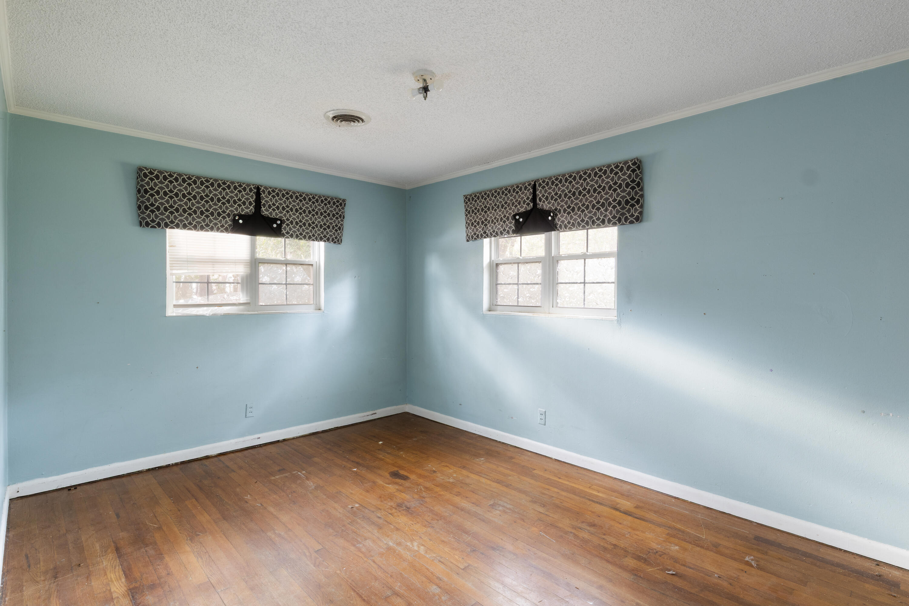 284 Airport Boulevard