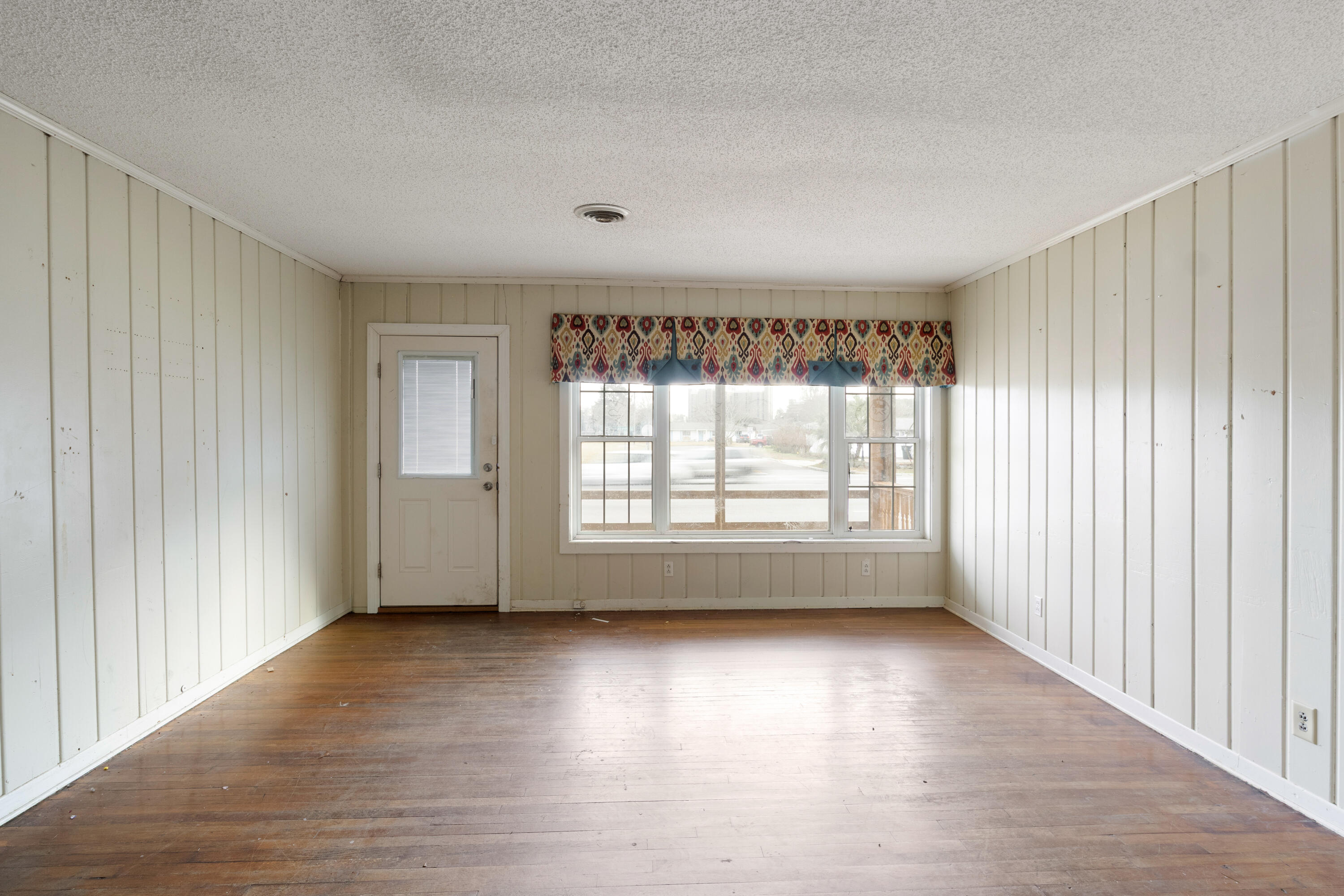 284 Airport Boulevard