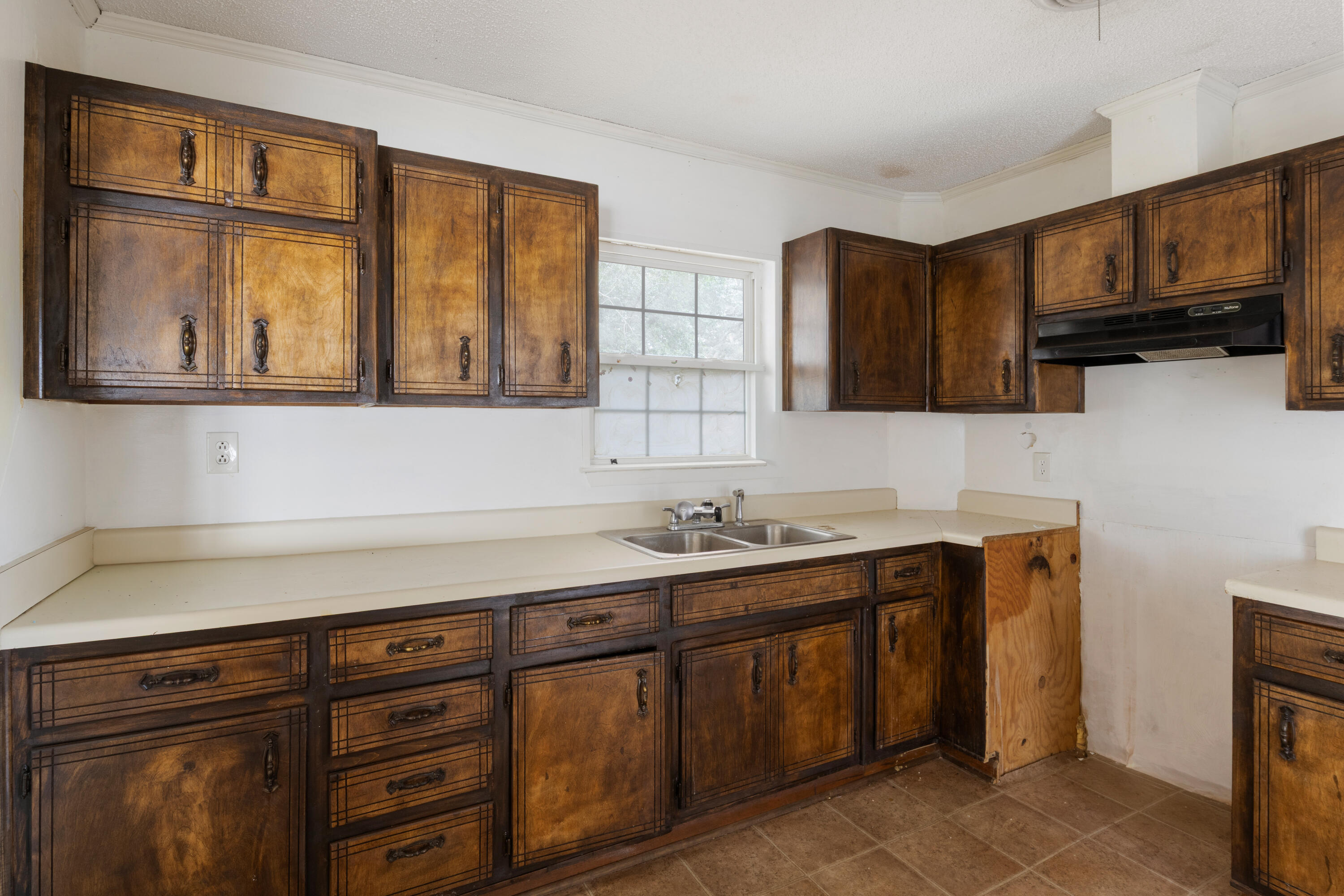 284 Airport Boulevard