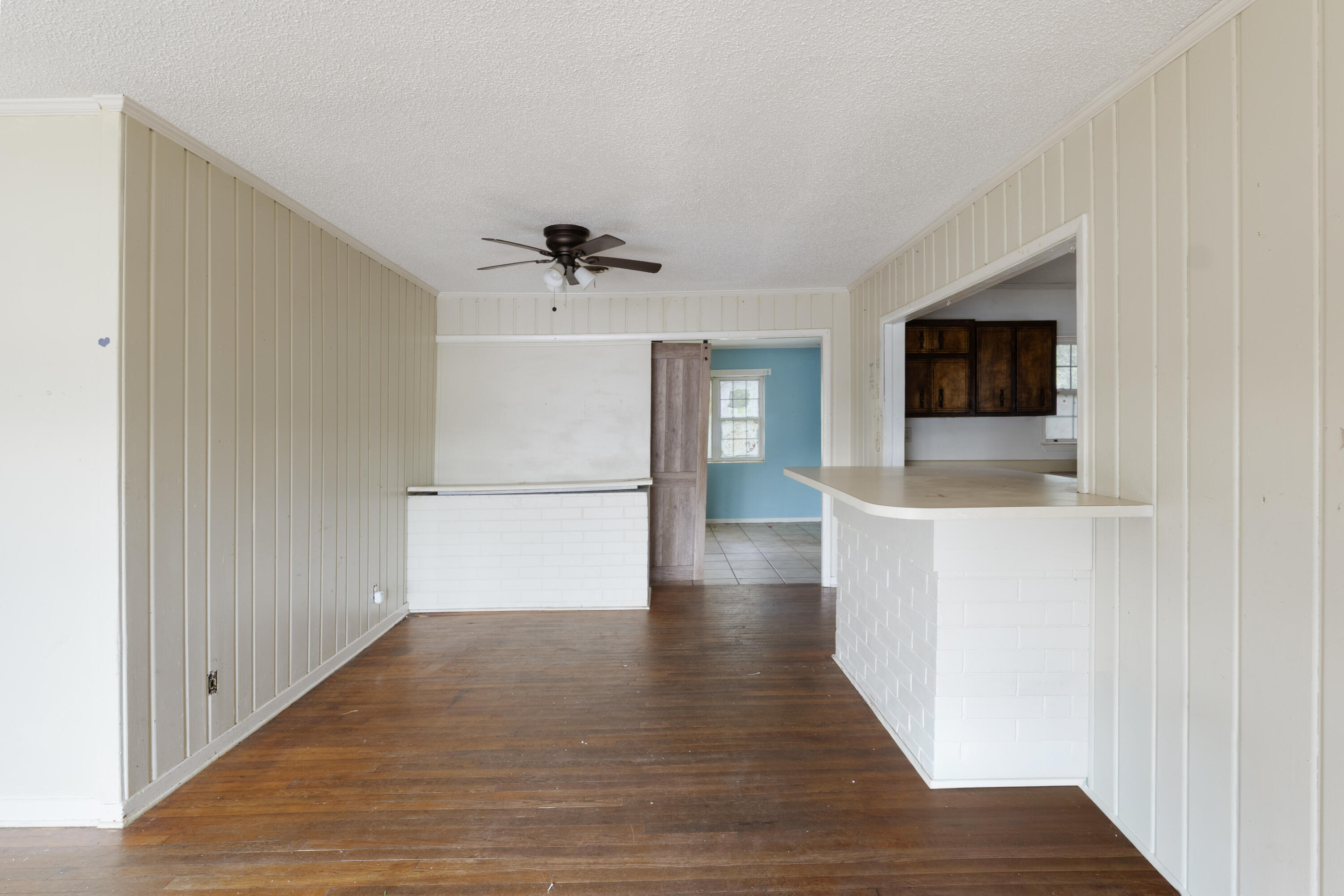 284 Airport Boulevard