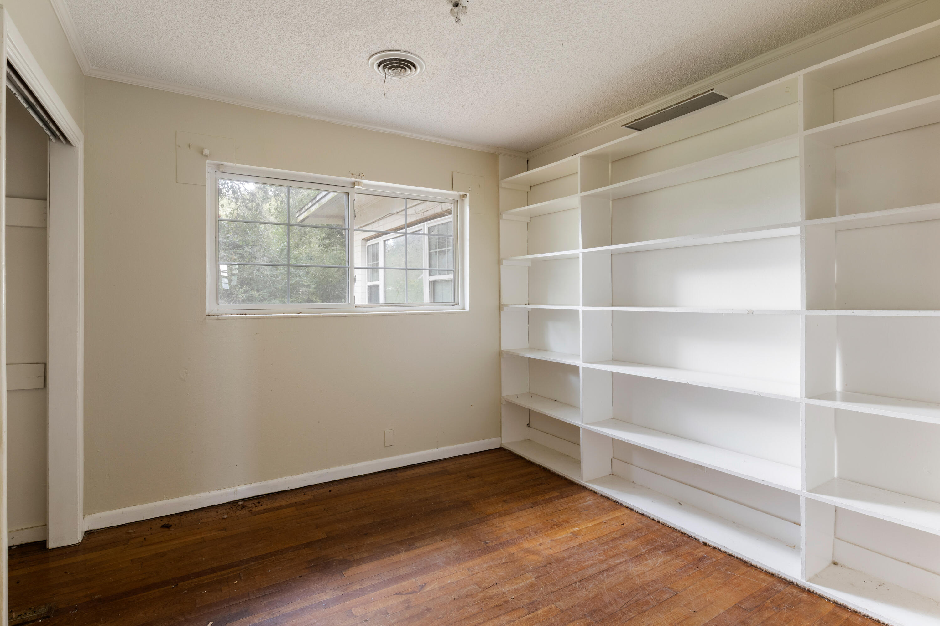 284 Airport Boulevard