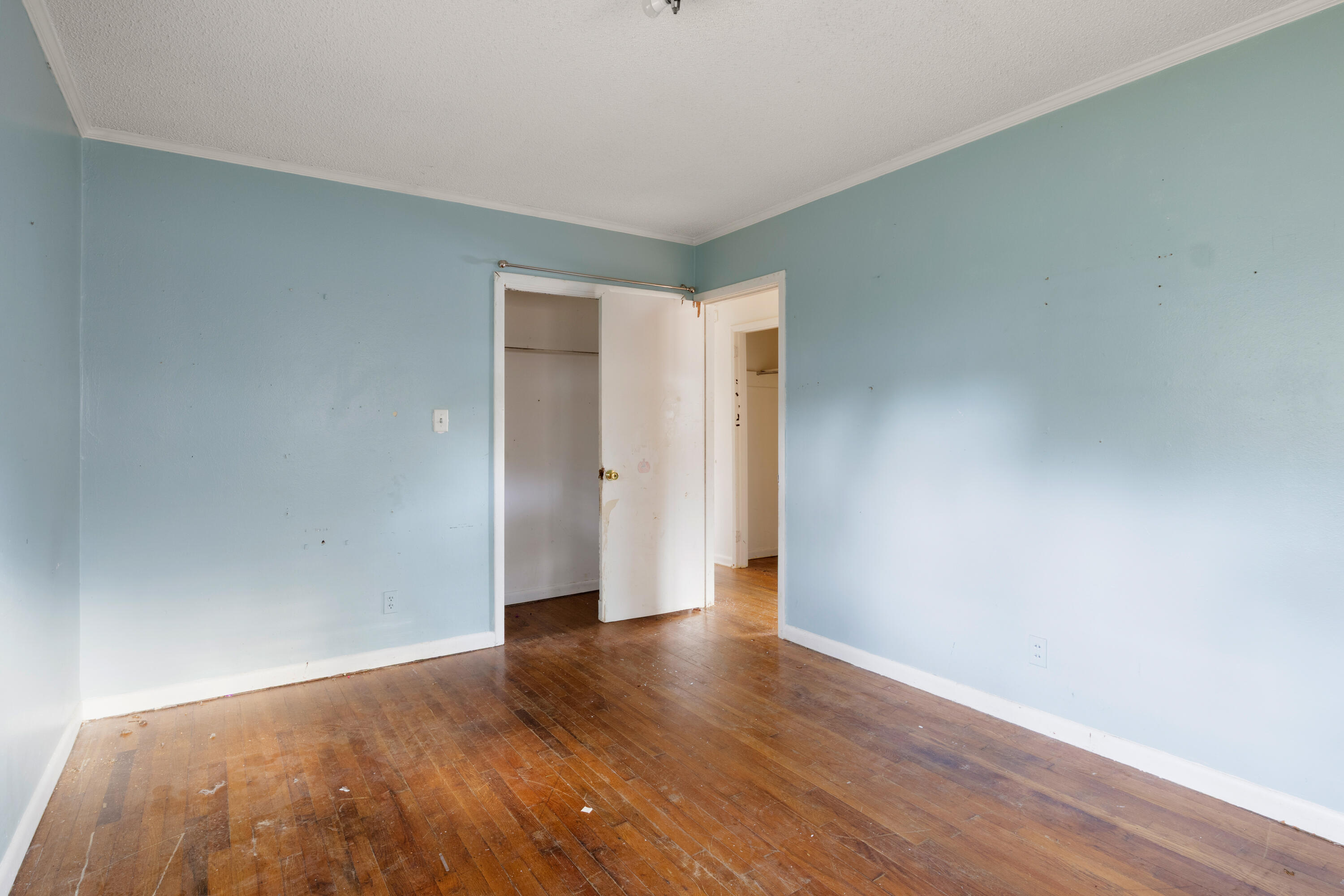 284 Airport Boulevard