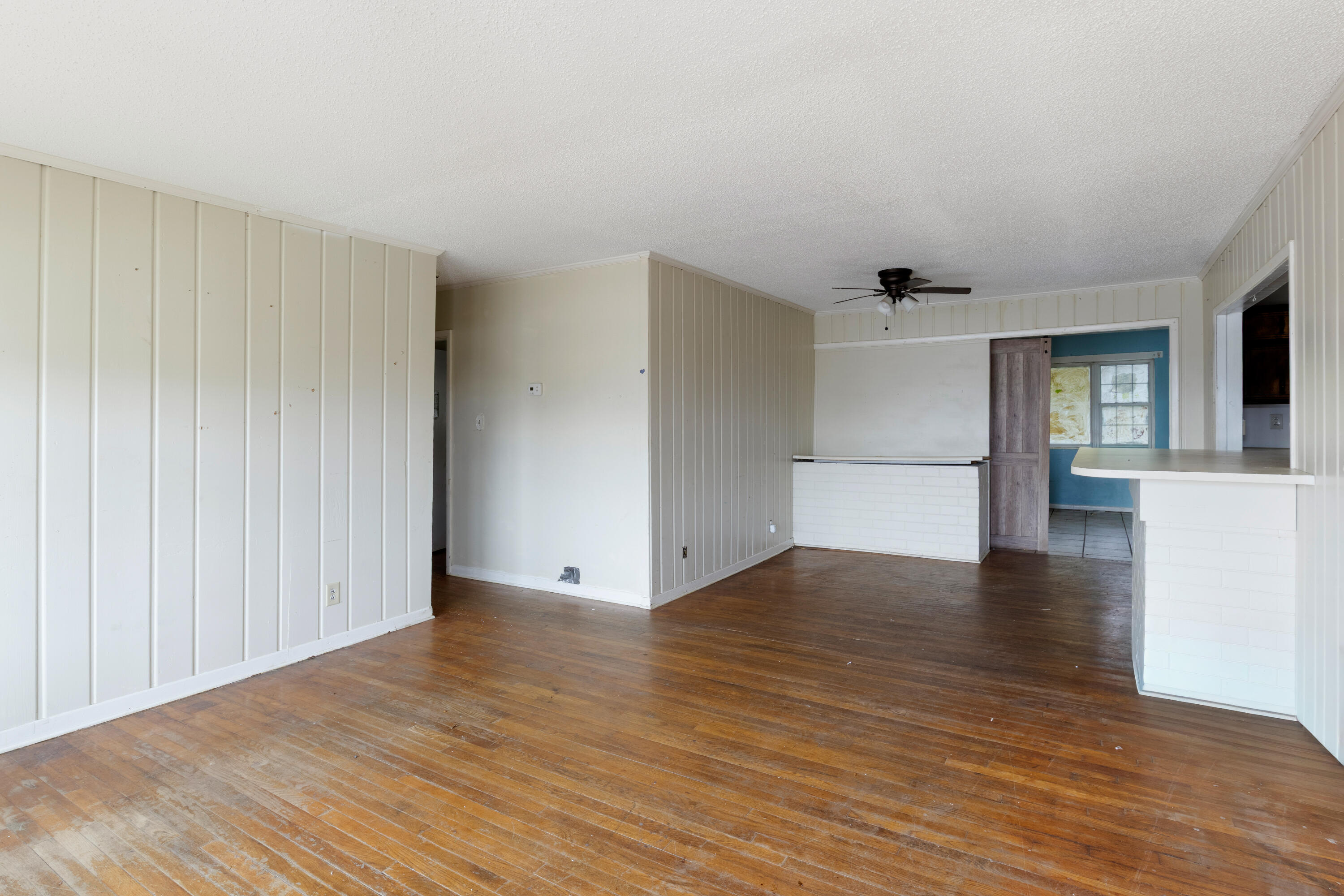 284 Airport Boulevard