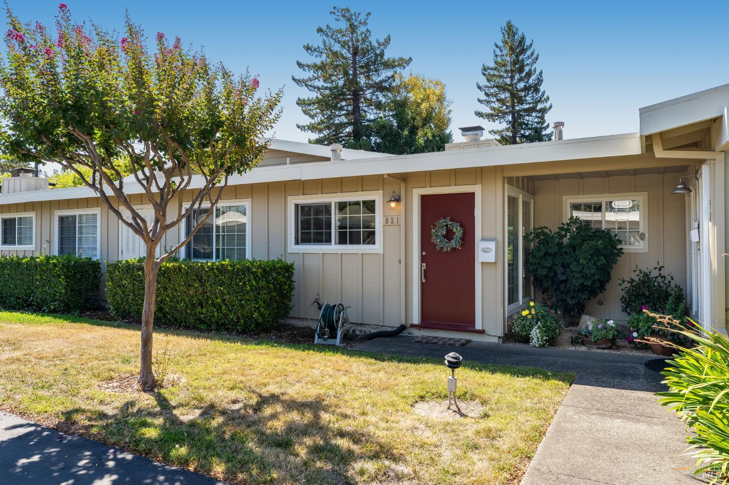 921 1st Street W