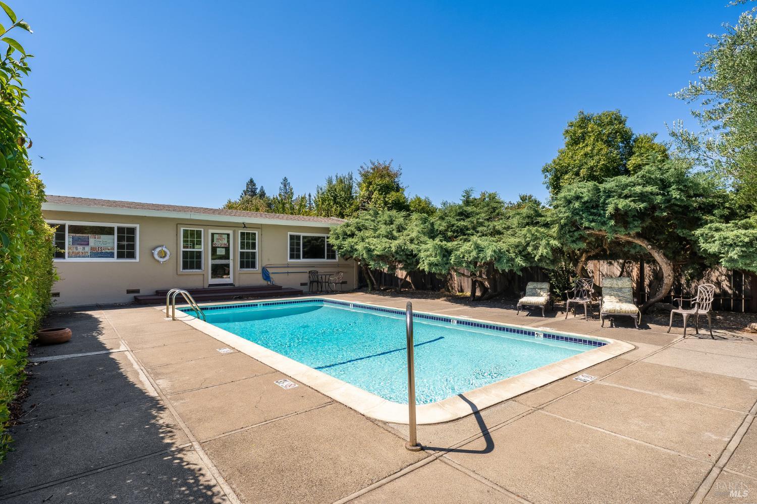 921 1st Street W