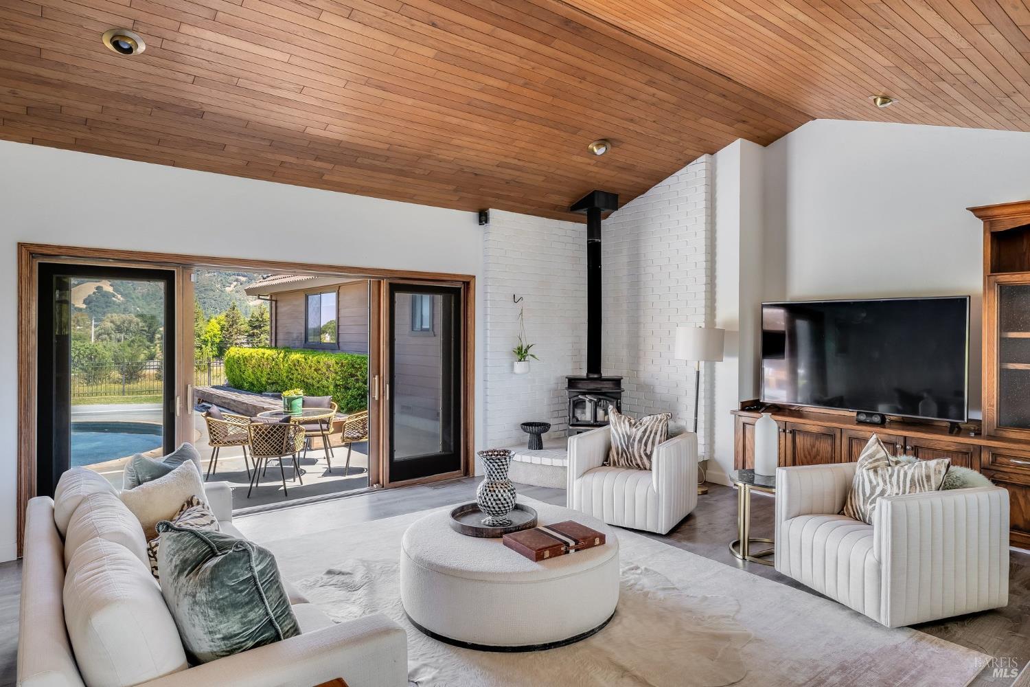 4423 La Paz Lane