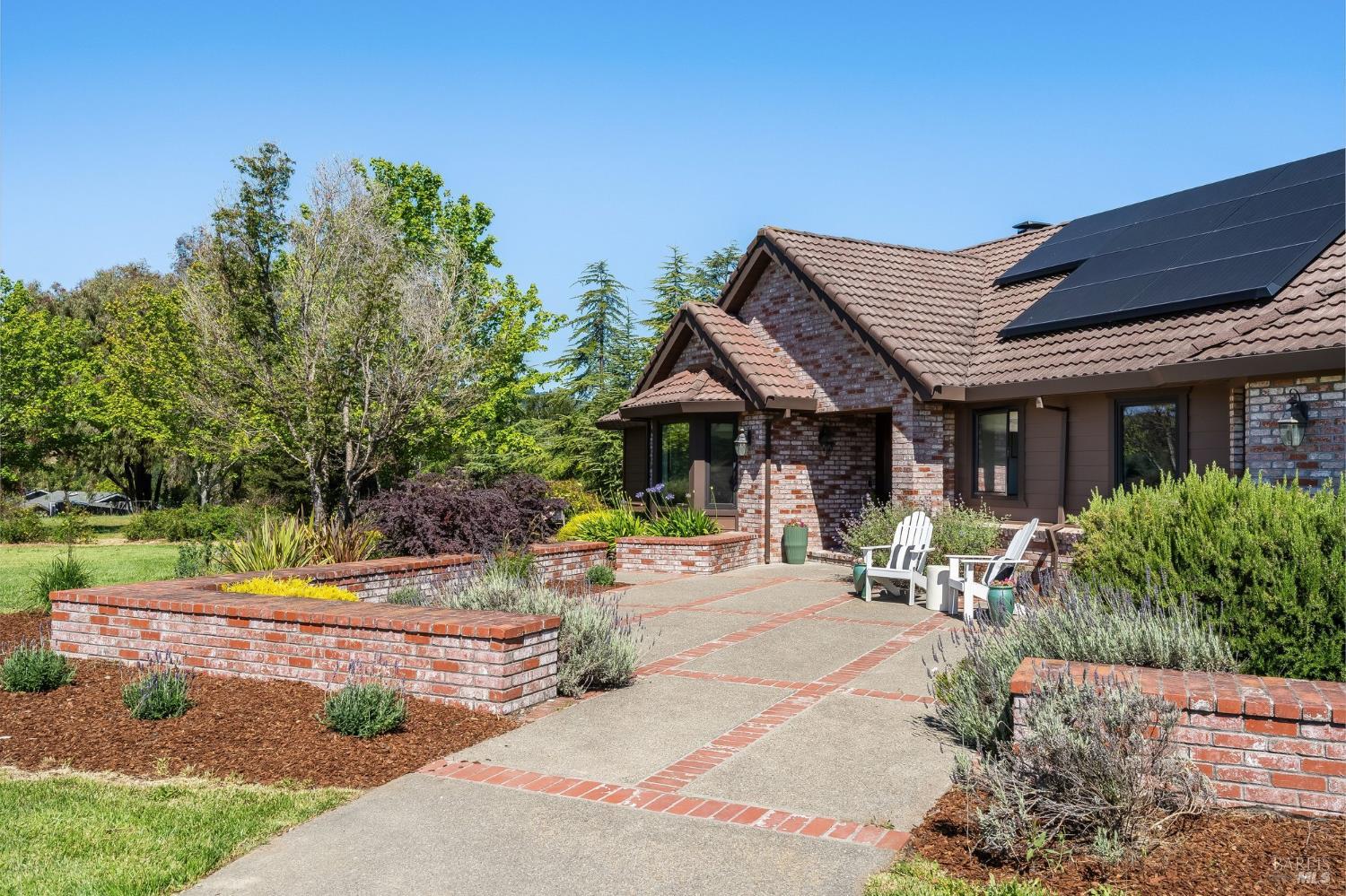 4423 La Paz Lane