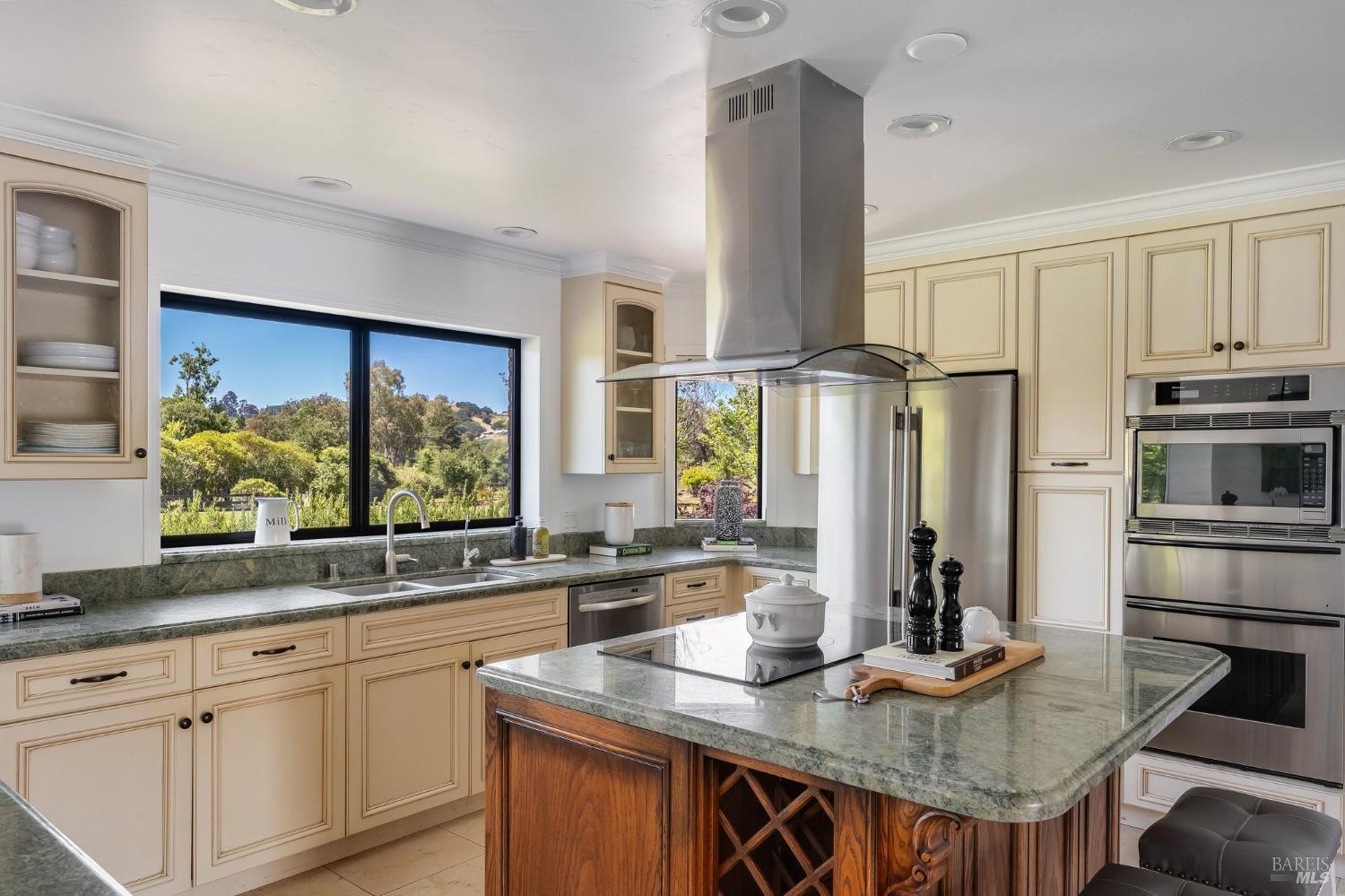 4423 La Paz Lane