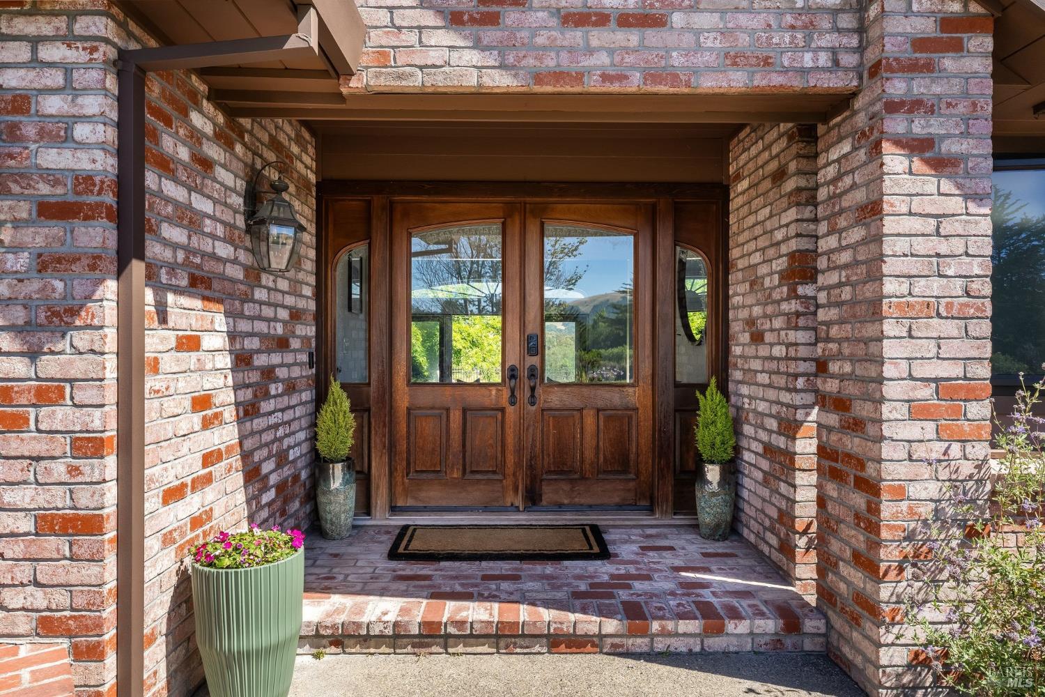 4423 La Paz Lane