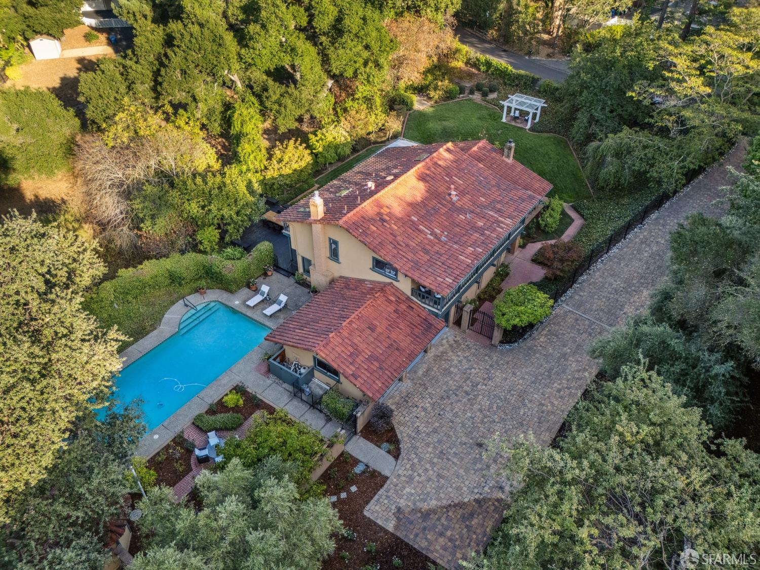 16244 Kennedy Road