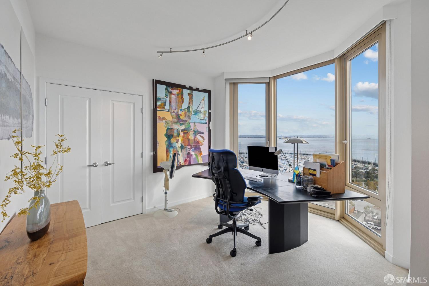 88 King Street # 1305