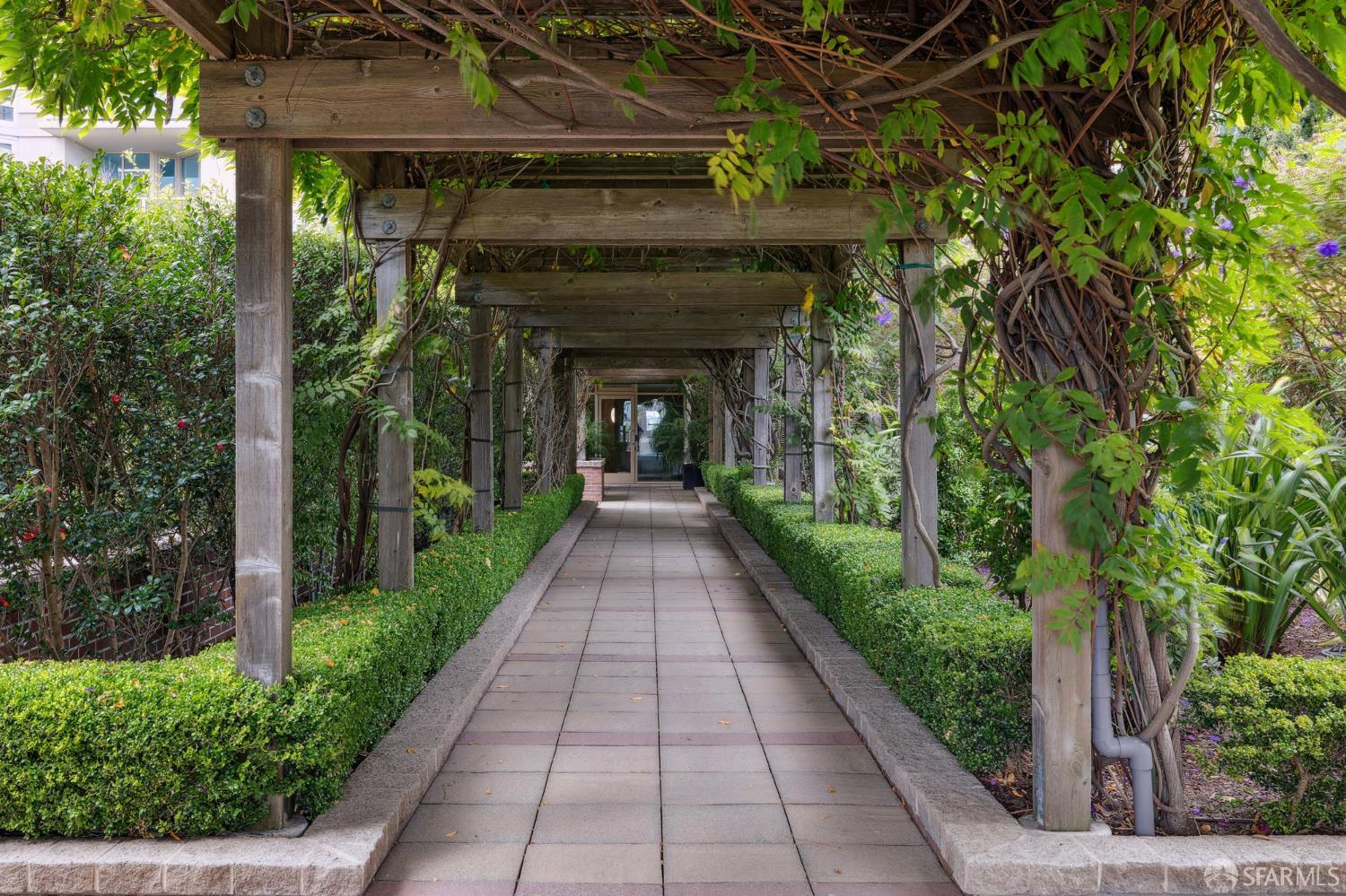 88 King Street # 1305