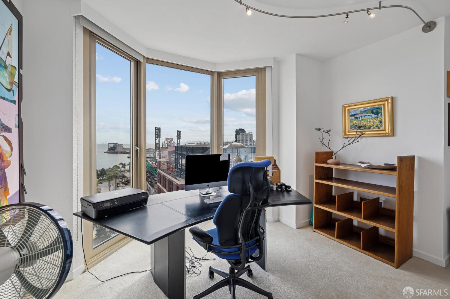 88 King Street # 1305