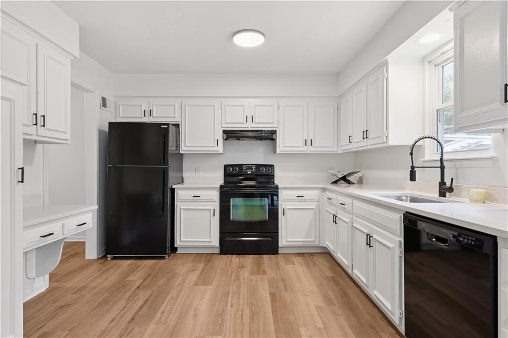 16504 W 150th Ter Terrace