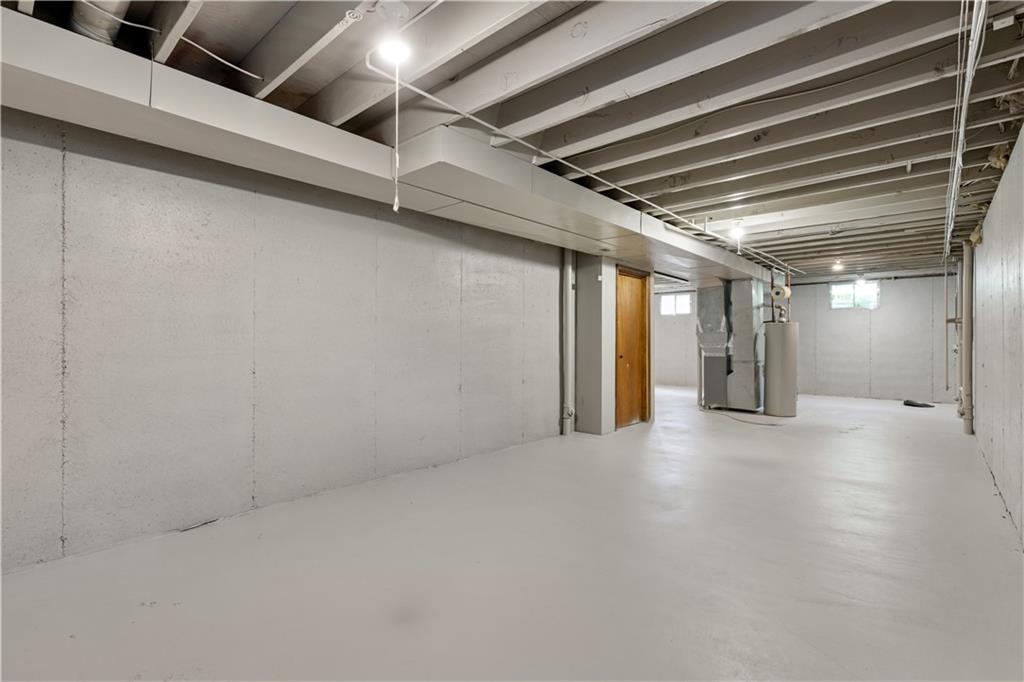16504 W 150th Ter Terrace