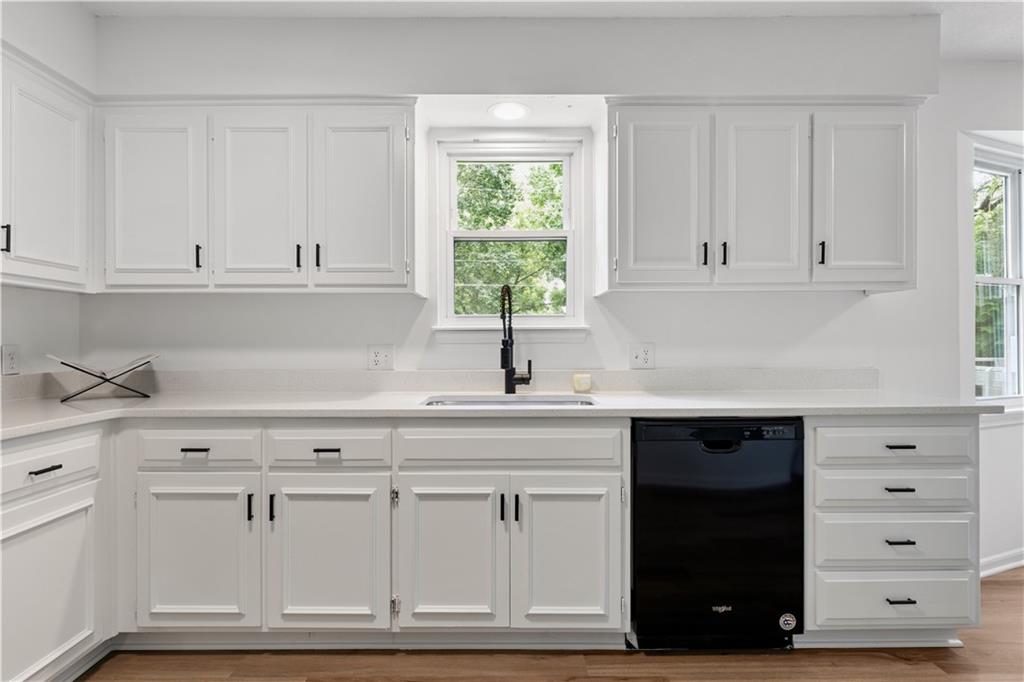 16504 W 150th Ter Terrace