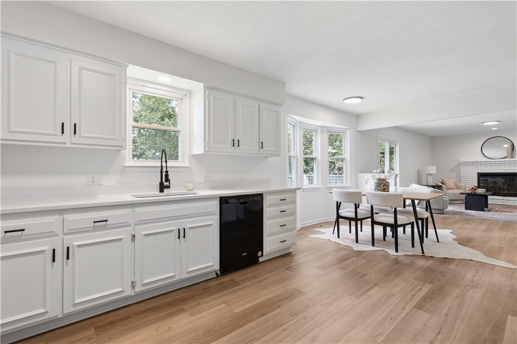 16504 W 150th Ter Terrace