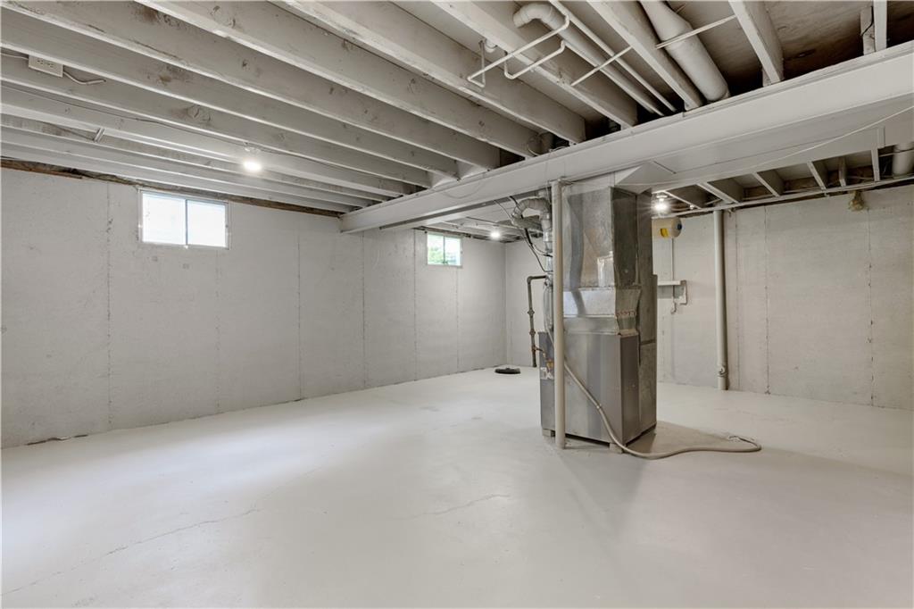 16504 W 150th Ter Terrace
