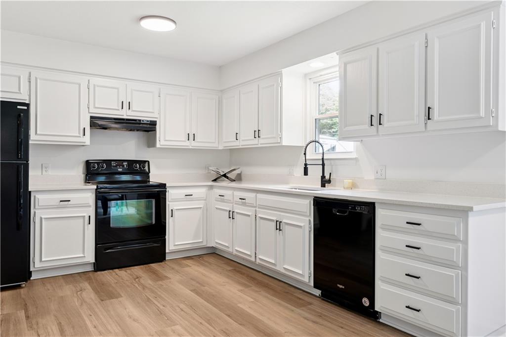 16504 W 150th Ter Terrace