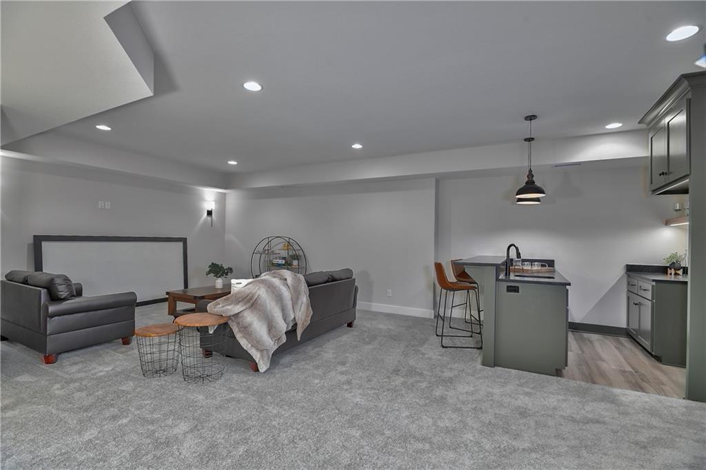 2512 W 179th Street