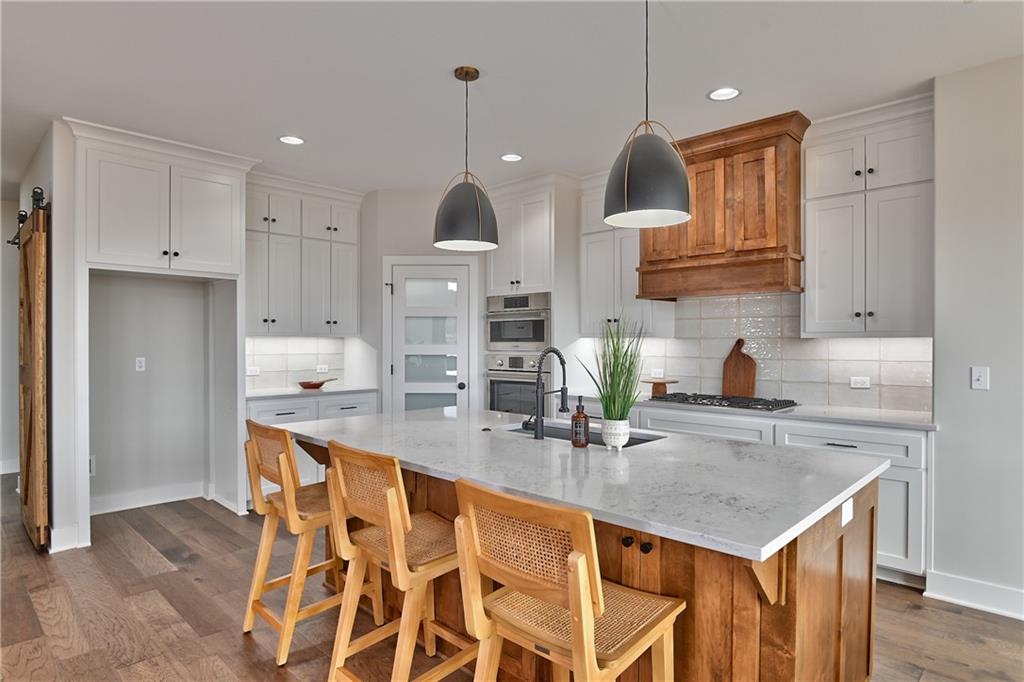 2512 W 179th Street