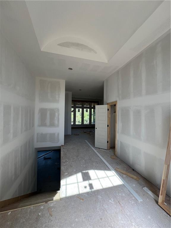 2512 W 179th Street