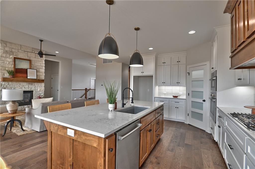 2512 W 179th Street