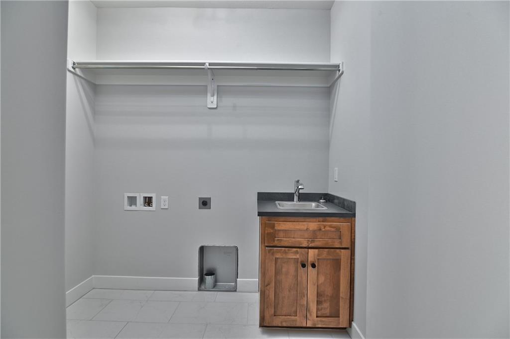 2512 W 179th Street