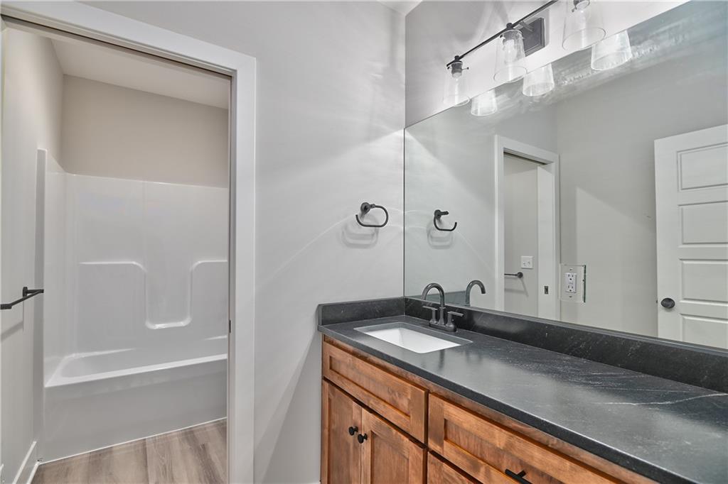 2512 W 179th Street
