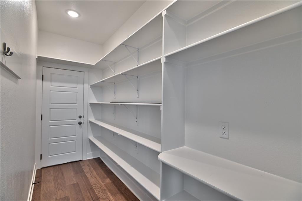 2512 W 179th Street